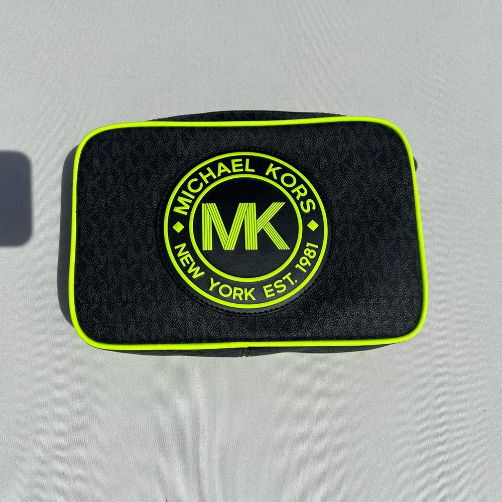 Micheal kors purse!